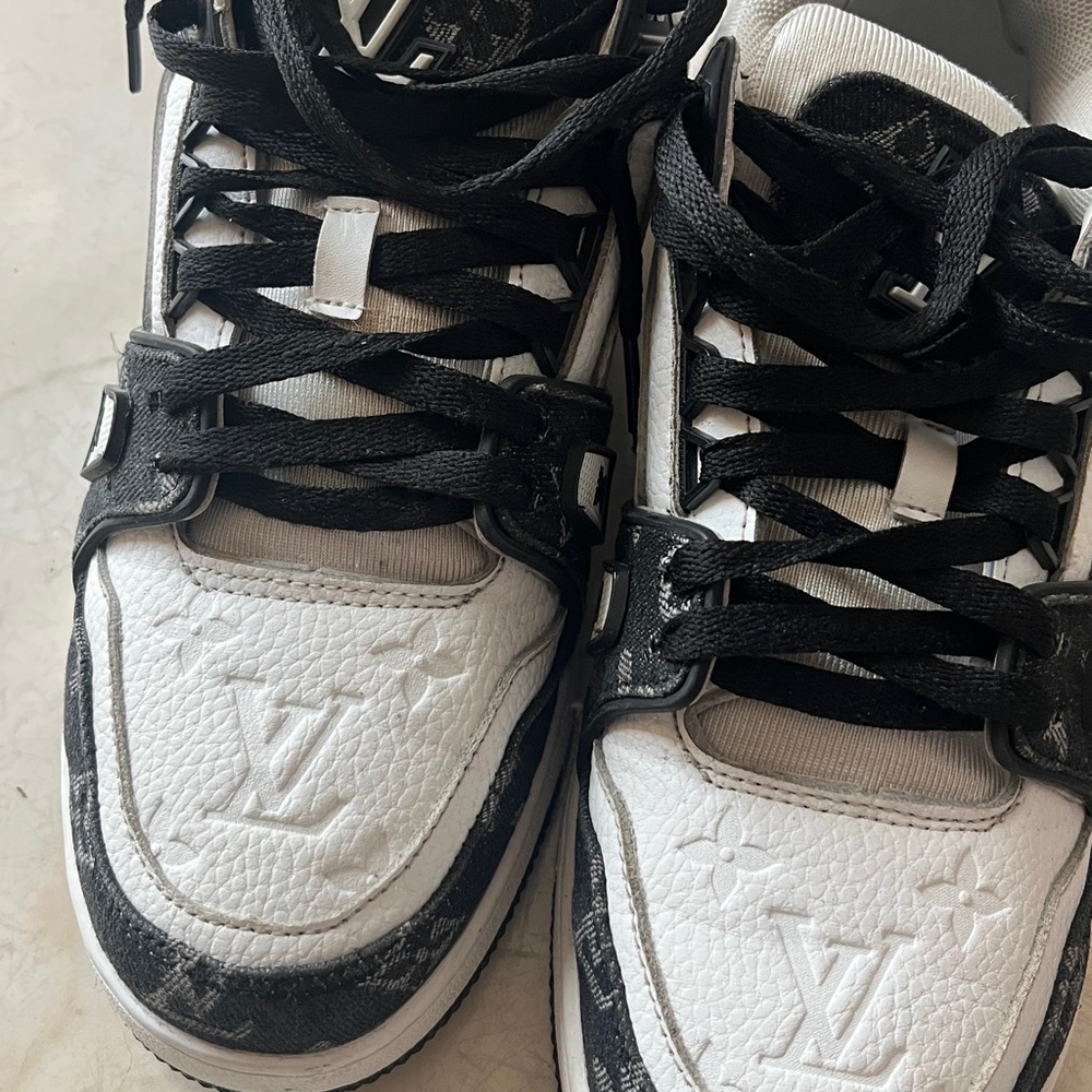 Louis Vuitton Monochrome Leather Sneakers - Picture 1 of 4